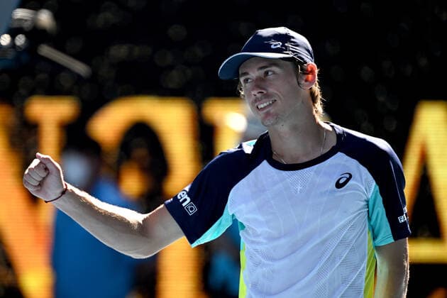 TENNIS AUSTRALIAN OPEN, Alex de Minaur of Australia gestures after winning his second round Men?s singles match against Kamil Majchrzak of Poland on day 4 of the Australian Open at Melbourne Park in Melbourne, Thursday, January 20, 2022. ( NO ARCHIVING, EDITORIAL USE ONLY, NO USE IN BOOKS WITHOUT CONSENT MELBOURNE VICTORIA AUSTRALIA  Copyright: xDEANxLEWINSx 20220120001615107255