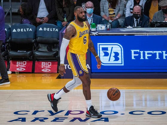 January 19, 2022, Los Angeles, California, USA: LeBron James 6 of the Los Angeles Lakers during their NBA, Basketball Herren, USA game against the Indiana Pacers on Wednesday January 19, 2022 at Crypto.com Arena in Los Angeles, California. PI Los Angeles USA - ZUMAp124 20220119_zaa_p124_016 Copyright: xJAVIERxROJASx