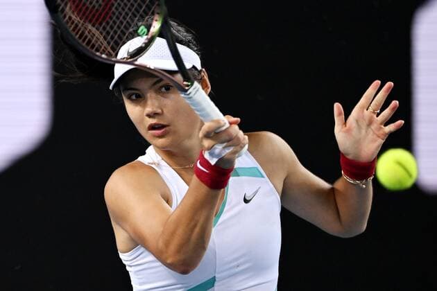 Mandatory Credit: Photo by James Gourley Shutterstock (12765058kv) Emma Raducanu during her second round match Australian Open, Day Four, Tennis, Melbourne Park, Melbourne, Australia - 20 Jan 2022 Australian Open, Day Four, Tennis, Melbourne Park, Melbourne, Australia - 20 Jan 2022 Copyright: xJamesxGourley Shutterstockx 12765058kv