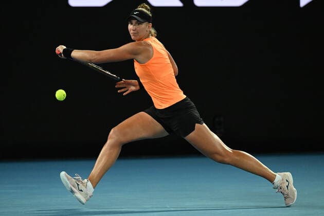 TENNIS AUSTRALIAN OPEN, Beatriz Haddad Maia of Brazil during her 2nd round match against Simona Halep of Romania on Day 4 of the Australian Open at Melbourne Park, in Melbourne, Thursday, January 20, 2022. ( NO ARCHIVING, EDITORIAL USE ONLY, NO USE IN BOOKS WITHOUT CONSENT MELBOURNE VIC AUSTRALIA  Copyright: xDEANxLEWINSx 20220120001615179501