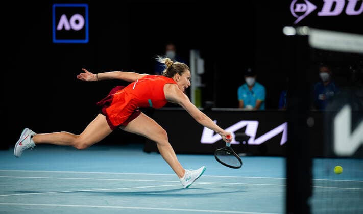 January 20, 2022, MELBOURNE, AUSTRALIA: Simona Halep of Romania in action during the second round of the 2022 Australian Open Grand Slam Tennis Tournament against Beatriz Haddad Maia of Brazil MELBOURNE AUSTRALIA - ZUMAa181 20220120_zaa_a181_161 Copyright: xRobxPrangex