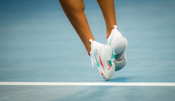 Sport Bilder des Tages January 20, 2022, MELBOURNE, AUSTRALIA: Emma Raducanu of Great Britain in action during the second round of the 2022 Australian Open Grand Slam Tennis Tournament against Danka Kovinic of Montenegro MELBOURNE AUSTRALIA - ZUMAa181 20220120_zaa_a181_129 Copyright: xRobxPrangex