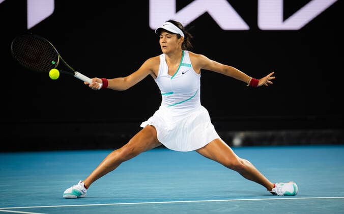 January 20, 2022, MELBOURNE, AUSTRALIA: Emma Raducanu of Great Britain in action during the second round of the 2022 Australian Open Grand Slam Tennis Tournament against Danka Kovinic of Montenegro MELBOURNE AUSTRALIA - ZUMAa181 20220120_zaa_a181_117 Copyright: xRobxPrangex