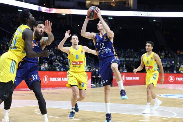 DEU, EuroLaegue, ALBA vs Real Madrid, 20 01 2022, Mercedes Benz Arena, Berlin, DEU, EuroLaegue, ALBA vs Real Madrid, in the picture Christ Koumadje ALBA Berlin 21 , Marcus Eriksson ALBA Berlin 8 , Maodo Lo ALBA Berlin 0 , Vincent Poirier Real Madrid 17 , Carlos Alocen Arrondo Real Madrid 12 nordphotoxGmbHx xEngler nph00076