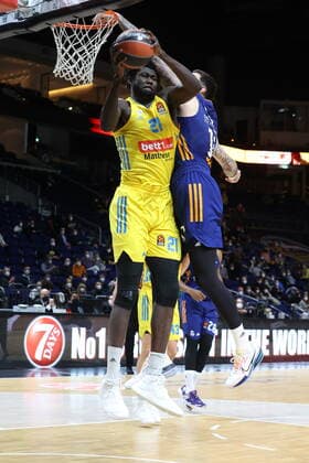 DEU, EuroLaegue, ALBA vs Real Madrid, 20 01 2022, Mercedes Benz Arena, Berlin, DEU, EuroLaegue, ALBA vs Real Madrid, in picture Christ Koumadje ALBA Berlin 21 , Vincent Poirier Real Madrid 17 nordphotoxGmbHx xEngler nph00076