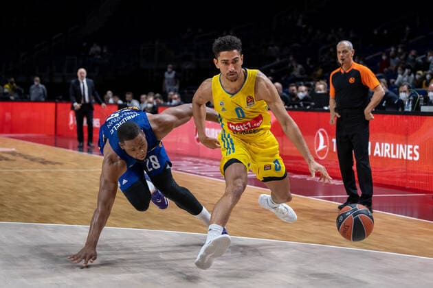 Basketball Berlin 20 01 2022 Euroleague Regular Season 2021 2022 Alba Berlin Real Madrid Maodo Lo Alba Berlin, No 00 Guerschon Yabusele Real Madrid, No 28