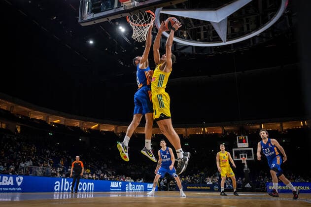 Basketball Berlin 20 01 2022 Season 2021 2022 Euroleague Regular Season Alba Berlin Real Madrid Oscar Da Silva Alba Berlin, No 01 Adam Hanga Real Madrid, No 08