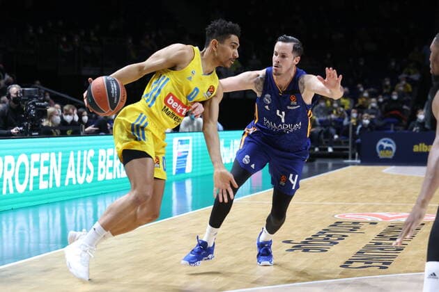 DEU, EuroLaegue, ALBA vs Real Madrid, 20 01 2022, Mercedes Benz Arena, Berlin, DEU, EuroLaegue, ALBA vs Real Madrid, in picture Maodo Lo ALBA Berlin 0 , Thomas Heurtel Real Madrid 4 nordphotoxGmbHx xEngler nph00076