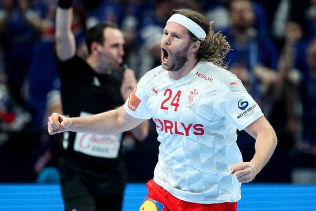 Sport Bilder des Tages Denmark v Iceland: Main Round Group 1 - Men s EHF EURO 2022 BUDAPEST, HUNGARY - JANUARY 20: Mikkel Hansen of Denmark reacts during the Men s EHF EURO 2022 Main Round Group 1 match between Denmark and Iceland at MVM Dome Multifunctional Arena on January 20, 2022 in Budapest, Hungary. SanjinxStrukic PIXSELL