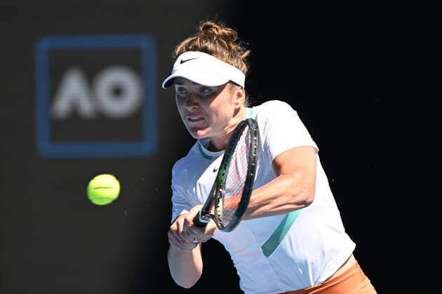 TENNIS AUSTRALIAN OPEN, Elina Svitolina of Ukraine during her 3rd round match against Victoria Azarenka of Belarus on Day 5 of the Australian Open, at Melbourne Park, in Melbourne, Friday, January 21, 2022. ( NO ARCHIVING, EDITORIAL USE ONLY, NO USE IN BOOKS WITHOUT CONSENT MELBOURNE VIC AUSTRALIA  Copyright: xDEANxLEWINSx 20220121001615365218