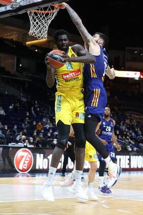 DEU, EuroLaegue, ALBA vs Real Madrid, 20 01 2022, Mercedes Benz Arena, Berlin, DEU, EuroLaegue, ALBA vs Real Madrid, in picture Christ Koumadje ALBA Berlin 21 , Vincent Poirier Real Madrid 17 nordphotoxGmbHx xEngler nph00076