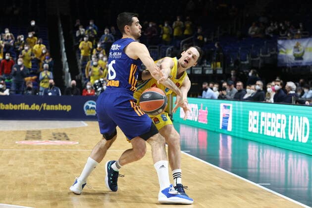 DEU, EuroLaegue, ALBA vs Real Madrid, 20 01 2022, Mercedes Benz Arena, Berlin, DEU, EuroLaegue, ALBA vs Real Madrid, in picture Marcus Eriksson ALBA Berlin 8 , Alberto Abalde Diaz Real Madrid 6 nordphotoxGmbHx xEngler nph00076