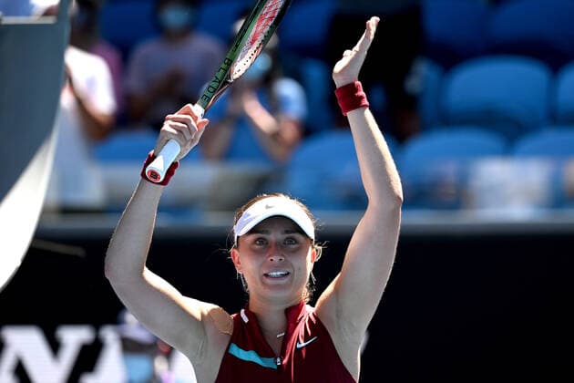 TENNIS AUSTRALIAN OPEN, Paula Badosa of Spain gestures to the crowd following her win in the third round Women?s singles match against Marta Kostyuk of Ukraine on Day 5 of the Australian Open, at Melbourne Park, in Melbourne, Friday, January 21, 2022. ( NO ARCHIVING, EDITORIAL USE ONLY, NO USE IN BOOKS WITHOUT CONSENT MELBOURNE VIC AUSTRALIA  Copyright: xDEANxLEWINSx 20220121001615391692