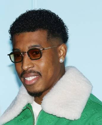 Defile Vuitton homme en presence de Presnel Kimpembe au Carreau du Temple CELEBRITIES: Defile Vuitton - Paris - 20 01 2022 JonathanRebboah Panoramic  PESRK24022012