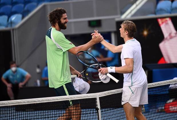 Mandatory Credit: Photo by James Gourley Shutterstock (12765086fr) Denis Shapovalov celebrates victory in his third round match against Reilly Opelka Australian Open, Day Five, Tennis, Melbourne Park, Melbourne, Australia - 21 Jan 2022 Australian Open, Day Five, Tennis, Melbourne Park, Melbourne, Australia - 21 Jan 2022 Copyright: xJamesxGourley Shutterstockx 12765086fr