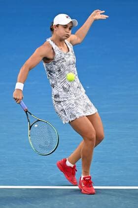 Mandatory Credit: Photo by James Gourley Shutterstock (12765086fy) Ashleigh Barty during her third round match Australian Open, Day Five, Tennis, Melbourne Park, Melbourne, Australia - 21 Jan 2022 Australian Open, Day Five, Tennis, Melbourne Park, Melbourne, Australia - 21 Jan 2022 Copyright: xJamesxGourley Shutterstockx 12765086fy