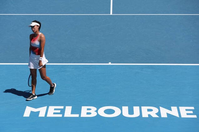 (220121) -- MELBOURNE, Jan. 21, 2022 -- Wang Qiang of China recats during the Women s Singles third round match against Madison Keys of the United States at Australian Open in Melbourne Park, in Melbourne, Australia, on Jan. 21, 2022. ) (SP)AUSTRALIA-MELBOURNE-TENNIS-AUSTRALIAN OPEN-WOMEN S SINGLES-THIRD ROUND BaixXuefei 