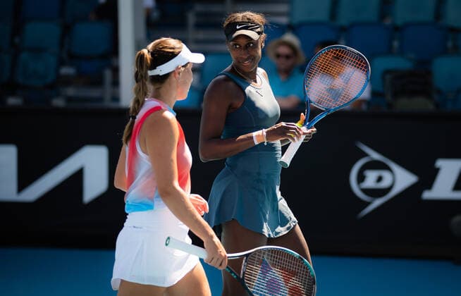 January 21, 2022, MELBOURNE, AUSTRALIA: Jessica Pegula of the United States & Asia Muhammad of the United States in action during the second round of doubles at the 2022 Australian Open Grand Slam Tennis Tournament MELBOURNE AUSTRALIA - ZUMAa181 20220121_zaa_a181_165 Copyright: xRobxPrangex