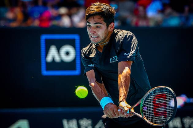 Cristian Garin ATP, Tennis Herren 19) pictured in action a tennis match between French Monfils and Chilean Garin, in the third round of the men s singles at the Australian Open Grand Slam tennis tournament, Friday 21 January 2022 in Melbourne Park, Melbourne, Australia. The 2022 edition of the Australian Grand Slam takes place from January 17th to January 30th. PATRICKxHAMILTON  x4398213x