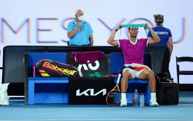 Mandatory Credit: Photo by Ella Ling Shutterstock (12765070dg) Rafael Nadal during his third round match Australian Open, Day Five, Tennis, Melbourne Park, Melbourne, Australia - 21 Jan 2022 Australian Open, Day Five, Tennis, Melbourne Park, Melbourne, Australia - 21 Jan 2022 Copyright: xEllaxLing Shutterstockx 12765070dg