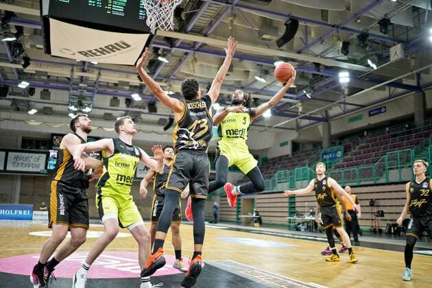 medi bayreuth Basketball Loewen Braunschweig , Basketball, Bundesliga, BBL, Spieltag 18, Spielzeit 2021 2022, 21 01 2022, medi bayreuth Basketball Loewen Braunschweig , Basketball, Bundesliga, BBL, Spieltag 18, Spielzeit 2021 2022, 21 01 2022, Foto EIBNER Thorsten OCHS Bayreuth Copyright: xEibner-Pressefoto ThorstenxOchsx EP_TOS