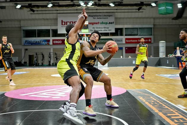 medi bayreuth Basketball Loewen Braunschweig , Basketball, Bundesliga, BBL, Spieltag 18, Spielzeit 2021 2022, 21 01 2022, medi bayreuth Basketball Loewen Braunschweig , Basketball, Bundesliga, BBL, Spieltag 18, Spielzeit 2021 2022, 21 01 2022, Foto EIBNER Thorsten OCHS Bayreuth Copyright: xEibner-Pressefoto ThorstenxOchsx EP_TOS