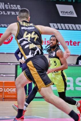 medi bayreuth Basketball Loewen Braunschweig , Basketball, Bundesliga, BBL, Spieltag 18, Spielzeit 2021 2022, 21 01 2022, medi bayreuth Basketball Loewen Braunschweig , Basketball, Bundesliga, BBL, Spieltag 18, Spielzeit 2021 2022, 21 01 2022, Foto EIBNER Thorsten OCHS Bayreuth Copyright: xEibner-Pressefoto ThorstenxOchsx EP_TOS