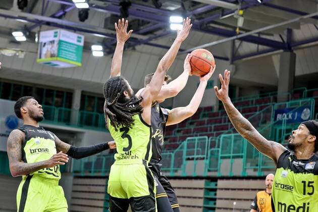 medi bayreuth Basketball Loewen Braunschweig , Basketball, Bundesliga, BBL, Spieltag 18, Spielzeit 2021 2022, 21 01 2022, medi bayreuth Basketball Loewen Braunschweig , Basketball, Bundesliga, BBL, Spieltag 18, Spielzeit 2021 2022, 21 01 2022, Foto EIBNER Thorsten OCHS Bayreuth Copyright: xEibner-Pressefoto ThorstenxOchsx EP_TOS