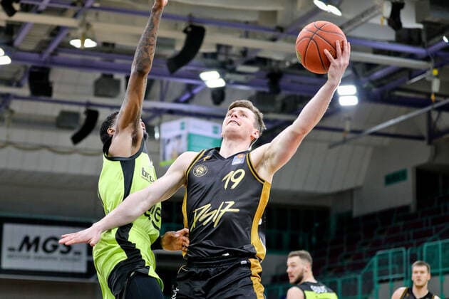 medi bayreuth Basketball Loewen Braunschweig , Basketball, Bundesliga, BBL, Spieltag 18, Spielzeit 2021 2022, 21 01 2022, medi bayreuth Basketball Loewen Braunschweig , Basketball, Bundesliga, BBL, Spieltag 18, Spielzeit 2021 2022, 21 01 2022, Foto EIBNER Thorsten OCHS Bayreuth Copyright: xEibner-Pressefoto ThorstenxOchsx EP_TOS