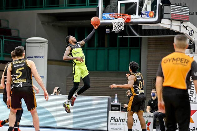 medi bayreuth Basketball Loewen Braunschweig , Basketball, Bundesliga, BBL, Spieltag 18, Spielzeit 2021 2022, 21 01 2022, medi bayreuth Basketball Loewen Braunschweig , Basketball, Bundesliga, BBL, Spieltag 18, Spielzeit 2021 2022, 21 01 2022, Foto EIBNER Thorsten OCHS Bayreuth Copyright: xEibner-Pressefoto ThorstenxOchsx EP_TOS