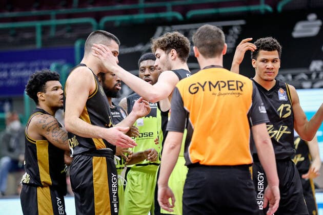 medi bayreuth Basketball Loewen Braunschweig , Basketball, Bundesliga, BBL, Spieltag 18, Spielzeit 2021 2022, 21 01 2022, medi bayreuth Basketball Loewen Braunschweig , Basketball, Bundesliga, BBL, Spieltag 18, Spielzeit 2021 2022, 21 01 2022, Foto EIBNER Thorsten OCHS Bayreuth Copyright: xEibner-Pressefoto ThorstenxOchsx EP_TOS