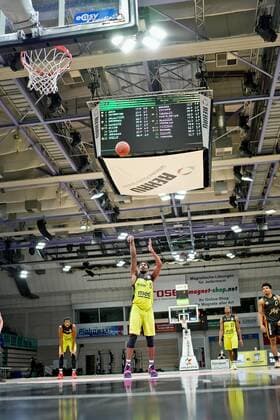 medi bayreuth Basketball Loewen Braunschweig , Basketball, Bundesliga, BBL, Spieltag 18, Spielzeit 2021 2022, 21 01 2022, medi bayreuth Basketball Loewen Braunschweig , Basketball, Bundesliga, BBL, Spieltag 18, Spielzeit 2021 2022, 21 01 2022, Foto EIBNER Thorsten OCHS Bayreuth Copyright: xEibner-Pressefoto ThorstenxOchsx EP_TOS
