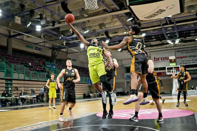 medi bayreuth Basketball Loewen Braunschweig , Basketball, Bundesliga, BBL, Spieltag 18, Spielzeit 2021 2022, 21 01 2022, medi bayreuth Basketball Loewen Braunschweig , Basketball, Bundesliga, BBL, Spieltag 18, Spielzeit 2021 2022, 21 01 2022, Foto EIBNER Thorsten OCHS Bayreuth Copyright: xEibner-Pressefoto ThorstenxOchsx EP_TOS
