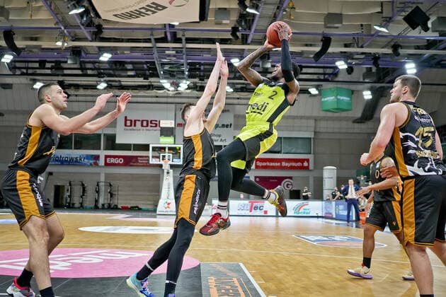 medi bayreuth Basketball Loewen Braunschweig , Basketball, Bundesliga, BBL, Spieltag 18, Spielzeit 2021 2022, 21 01 2022, medi bayreuth Basketball Loewen Braunschweig , Basketball, Bundesliga, BBL, Spieltag 18, Spielzeit 2021 2022, 21 01 2022, Foto EIBNER Thorsten OCHS Bayreuth Copyright: xEibner-Pressefoto ThorstenxOchsx EP_TOS