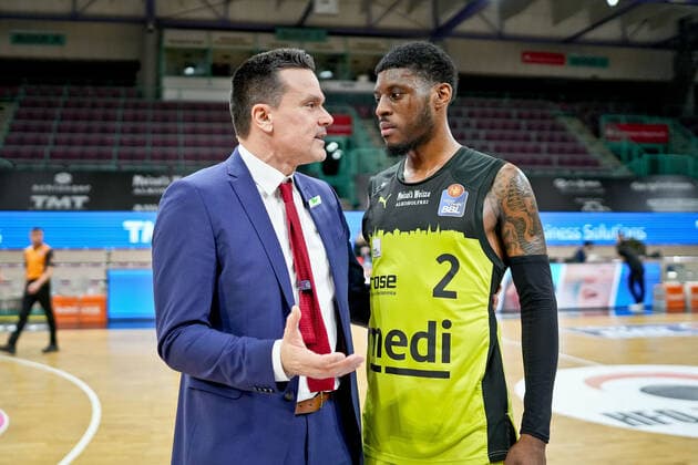 medi bayreuth Basketball Loewen Braunschweig , Basketball, Bundesliga, BBL, Spieltag 18, Spielzeit 2021 2022, 21 01 2022, medi bayreuth Basketball Loewen Braunschweig , Basketball, Bundesliga, BBL, Spieltag 18, Spielzeit 2021 2022, 21 01 2022, Foto EIBNER Thorsten OCHS Bayreuth Copyright: xEibner-Pressefoto ThorstenxOchsx EP_TOS