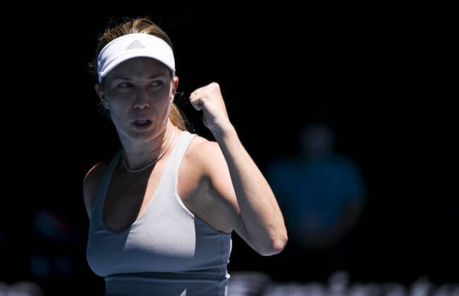 Mandatory Credit: Photo by James Gourley Shutterstock (12765088ae) Danielle Collins celebrates Australian Open, Day Six, Tennis, Melbourne Park, Melbourne, Australia - 22 Jan 2022 Australian Open, Day Six, Tennis, Melbourne Park, Melbourne, Australia - 22 Jan 2022 Copyright: xJamesxGourley Shutterstockx 12765088ae