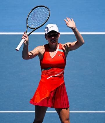 Mandatory Credit: Photo by James Gourley Shutterstock (12765088bn) Simona Halep celebrates her third round win Australian Open, Day Six, Tennis, Melbourne Park, Melbourne, Australia - 22 Jan 2022 Australian Open, Day Six, Tennis, Melbourne Park, Melbourne, Australia - 22 Jan 2022 Copyright: xJamesxGourley Shutterstockx 12765088bn