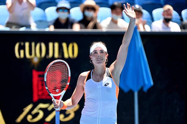 TENNIS AUSTRALIAN OPEN, Alize Cornet of France gestures to the crowd after winning her third round match against Tamara Zidansek of Slovenia on Day 6 of the Australian Open, at Melbourne Park, in Melbourne, Saturday, January 22, 2022. ( NO ARCHIVING, EDITORIAL USE ONLY, NO USE IN BOOKS WITHOUT CONSENT MELBOURNE VIC AUSTRALIA  Copyright: xDAVExHUNTx 20220122001615723608