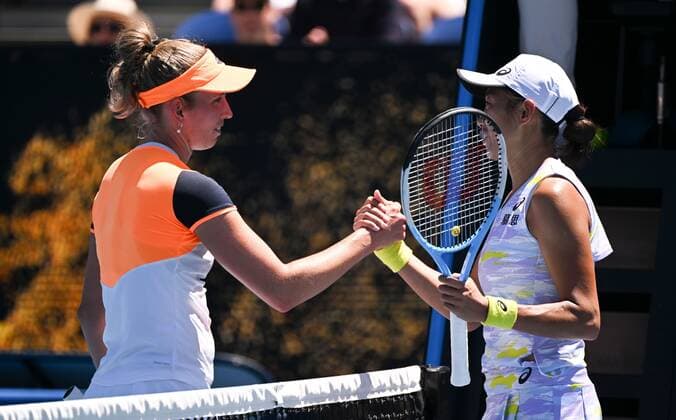 Mandatory Credit: Photo by James Gourley Shutterstock (12765088bz) Elise Mertens celebrates her third round win Australian Open, Day Six, Tennis, Melbourne Park, Melbourne, Australia - 22 Jan 2022 Australian Open, Day Six, Tennis, Melbourne Park, Melbourne, Australia - 22 Jan 2022 Copyright: xJamesxGourley Shutterstockx 12765088bz