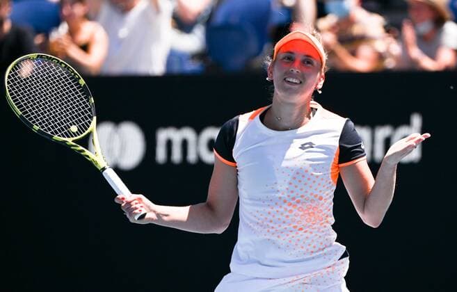 Mandatory Credit: Photo by James Gourley Shutterstock (12765088bw) Elise Mertens celebrates her third round win Australian Open, Day Six, Tennis, Melbourne Park, Melbourne, Australia - 22 Jan 2022 Australian Open, Day Six, Tennis, Melbourne Park, Melbourne, Australia - 22 Jan 2022 Copyright: xJamesxGourley Shutterstockx 12765088bw