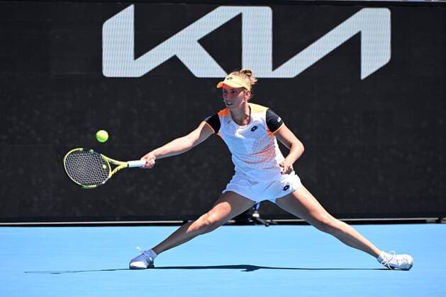 Mandatory Credit: Photo by James Gourley Shutterstock (12765088cg) Elise Mertens in third round action Australian Open, Day Six, Tennis, Melbourne Park, Melbourne, Australia - 22 Jan 2022 Australian Open, Day Six, Tennis, Melbourne Park, Melbourne, Australia - 22 Jan 2022 Copyright: xJamesxGourley Shutterstockx 12765088cg