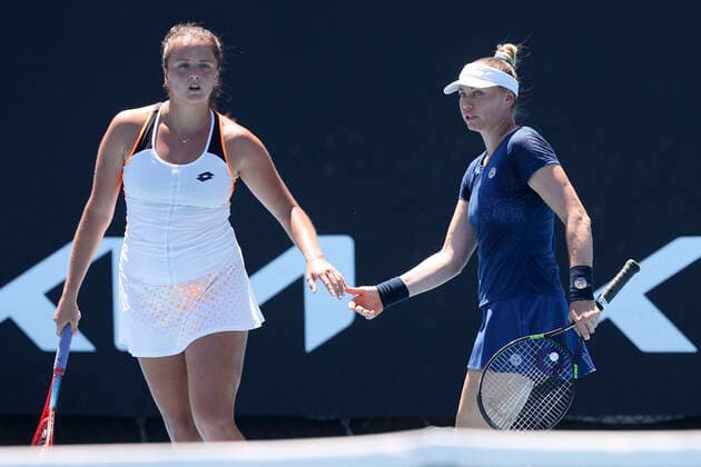 Viktoria Kuzmova and Vera Zvonareva, Womens Doubles Tennis Australian Open 2022 Grand Slam Melbourne Park Melbourne Victoria Australia 22 January 2022 Copyright: xJuergenxHasenkopfx