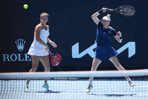 Viktoria Kuzmova and Vera Zvonareva, Womens Doubles Tennis Australian Open 2022 Grand Slam Melbourne Park Melbourne Victoria Australia 22 January 2022 Copyright: xJuergenxHasenkopfx