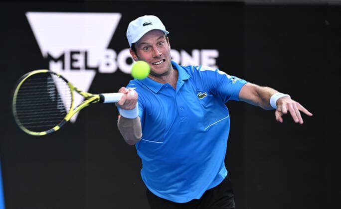 TENNIS AUSTRALIAN OPEN, Botic van de Zandschulp of the Netherlands in action against Daniil Medvedev of Russia during their third round match on Day 6 of the Australian Open, at Melbourne Park, in Melbourne, Saturday, January 22, 2022. ( NO ARCHIVING, EDITORIAL USE ONLY, NO USE IN BOOKS WITHOUT CONSENT MELBOURNE VIC AUSTRALIA  Copyright: xDAVExHUNTx 20220122001615811520