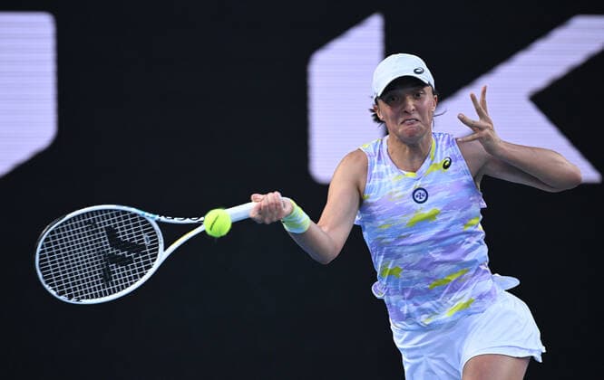 TENNIS AUSTRALIAN OPEN, Iga Swiatek of Poland plays a shot during her third round match against Daria Kasatkina of Russia on Day 6 of the Australian Open, at Melbourne Park, in Melbourne, Saturday, January 22, 2022. ( NO ARCHIVING, EDITORIAL USE ONLY, NO USE IN BOOKS WITHOUT CONSENT MELBOURNE VIC AUSTRALIA  Copyright: xDEANxLEWINSx 20220122001615827033