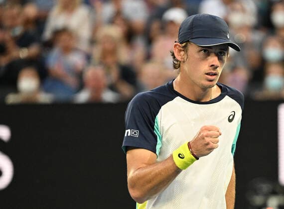 TENNIS AUSTRALIAN OPEN, Alex de Minaur of Australia reacts during his third round match against Pablo Andujar of Spain on Day 6 of the Australian Open, at Melbourne Park, in Melbourne, Saturday, January 22, 2022. ( NO ARCHIVING, EDITORIAL USE ONLY, NO USE IN BOOKS WITHOUT CONSENT MELBOURNE VIC AUSTRALIA  Copyright: xDAVExHUNTx 20220122001615827985