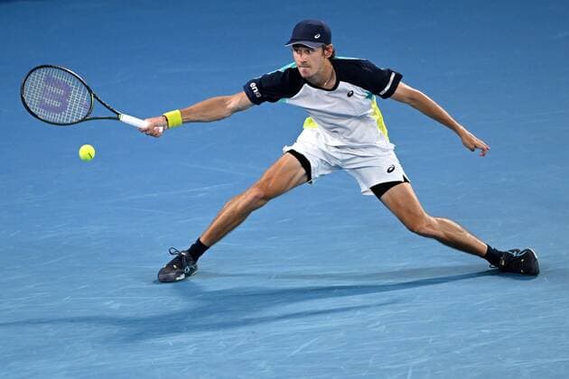 Mandatory Credit: Photo by James Gourley Shutterstock (12765088il) Alex de Minaur during his third round match Australian Open, Day Six, Tennis, Melbourne Park, Melbourne, Australia - 22 Jan 2022 Australian Open, Day Six, Tennis, Melbourne Park, Melbourne, Australia - 22 Jan 2022 Copyright: xJamesxGourley Shutterstockx 12765088il