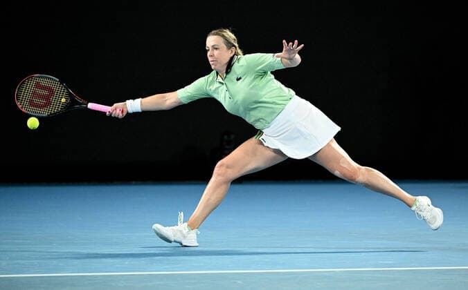 TENNIS AUSTRALIAN OPEN, Anastasia Pavlyuchenkova of Russia in action during her third round match against Sorana Cirstea of Romania on Day 6 of the Australian Open, at Melbourne Park, in Melbourne, Saturday, January 22, 2022. ( NO ARCHIVING, EDITORIAL USE ONLY, NO USE IN BOOKS WITHOUT CONSENT MELBOURNE VIC AUSTRALIA  Copyright: xDAVExHUNTx 20220122001615848108