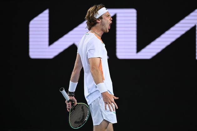 TENNIS AUSTRALIAN OPEN, Andrey Rublev of Russia reacts during his 3rd round match against Marin Cilic of Croatia on Day 6 of the Australian Open, at Melbourne Park, in Melbourne, Saturday, January 22, 2022. ( NO ARCHIVING, EDITORIAL USE ONLY, NO USE IN BOOKS WITHOUT CONSENT MELBOURNE VIC AUSTRALIA  Copyright: xDEANxLEWINSx 20220122001615860131