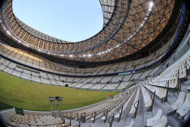 17.11.2021, Vorschau zur Fussball Weltmeisterschaft 2022 in Katar, VAE. Lusail-Stadium - FIFA World Cup, WM, Weltmeisterschaft, Fussball Stadium (Katar) in der Planstadt Lusail bei Doha, Es bietet Platz für 80.000 Zuschauer. *** 17 11 2021, Preview of the 2022 World Cup in Qatar, UAE Lusail Stadium FIFA World Cup Stadium Qatar in the planned city of Lusail near Doha, It can accommodate 80 000 spectators.